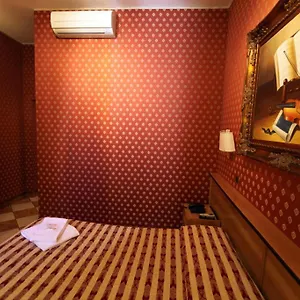Hollywood Otel
